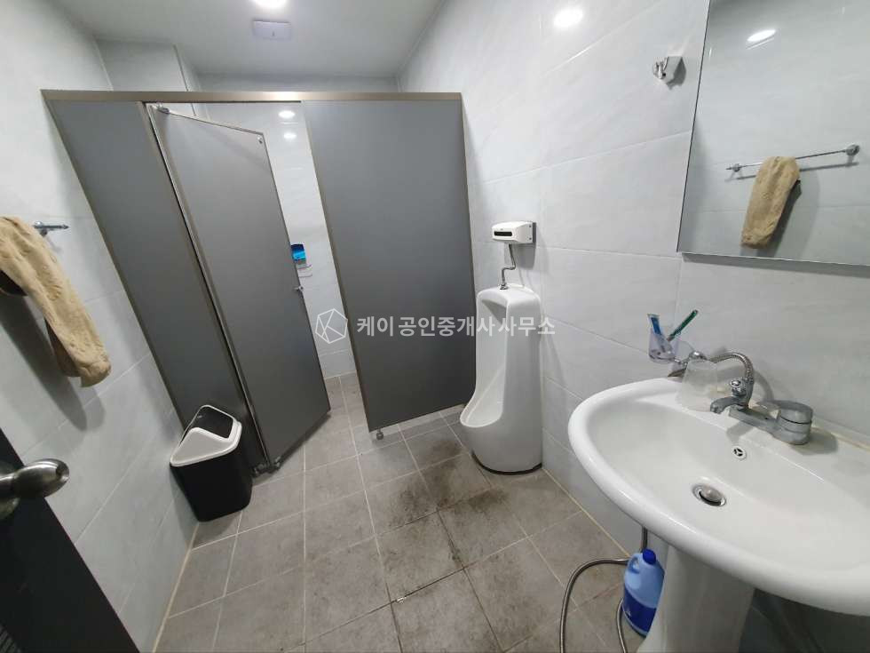 인천 서해구 석남동 연면적 372평, 관리 잘된 신축급 단독공장, 화물승강기, 내부사무실 월세 매물번호 11328 사진 13