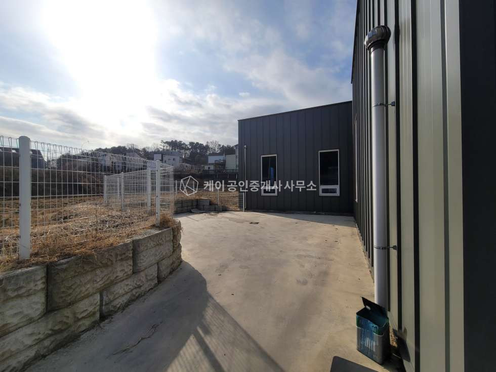 경기 고양일산동구 성석동 성석동 매우 넓은 단독마당 사용, 신축급 연 96평 창고, 내부사무실, 내부화장실, 사리현ic 10분성석동 매우 넓은 단독마당 사용, 신축급 연 96평 창고, 내부사무실, 내부화장실, 설문ic 10분 월세 매물번호 11398 사진 12
