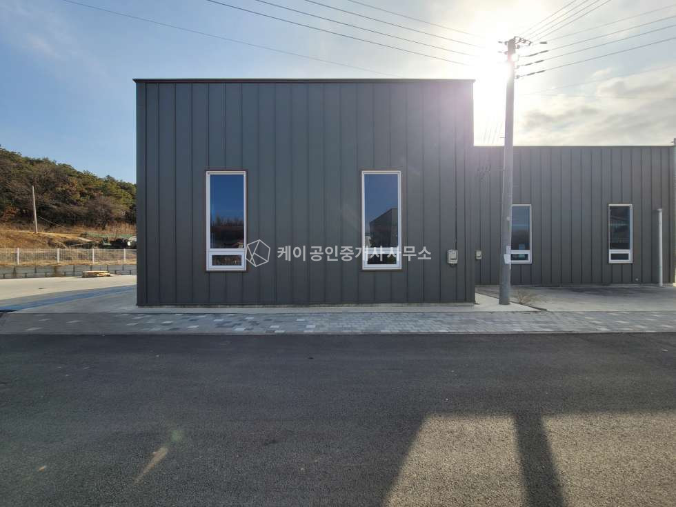 경기 고양일산동구 성석동 성석동 매우 넓은 단독마당 사용, 신축급 연 96평 창고, 내부사무실, 내부화장실, 사리현ic 10분성석동 매우 넓은 단독마당 사용, 신축급 연 96평 창고, 내부사무실, 내부화장실, 설문ic 10분 월세 매물번호 11398 사진 13