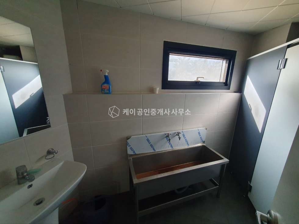 경기 김포시 양촌읍 대포리 A동 공장 1층 150평, 2층 180평, 공동마당, 화물승강기 5t, 호이스트 3t 월세 매물번호 11411 사진 5