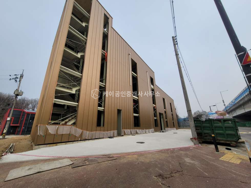 경기 고양덕양구 현천동 서울 상암동 인접한 덕양구 신축 대형창고, 연면적 530평, 3층 건물, 강변북로 진입 3분, 경의중앙선 대중교통 이용가능 월세 매물번호 11421 사진 3