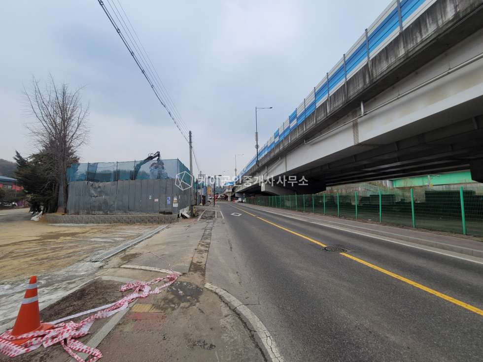 경기 고양덕양구 현천동 서울 상암동 DMC 인접, 덕양구 신축 대형창고, 연 434평, 강변북로 진입 3분, 경의중앙선 대중교통 이용가능, 사옥형 물류창고, 스튜디오 등 다양한 업종추천 월세 매물번호 11422 사진 16