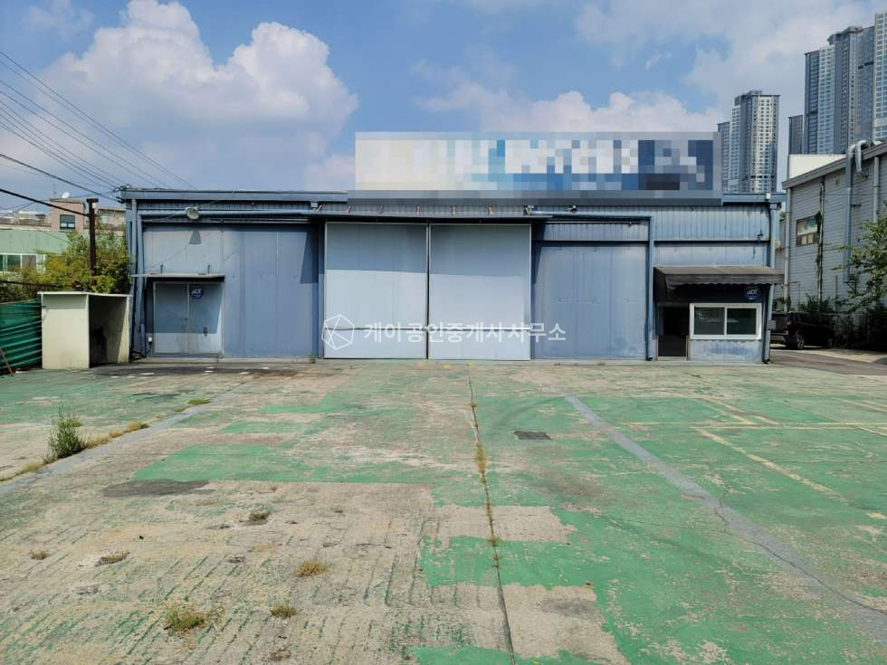경기 고양일산서구 덕이동 경의로 6차선 바로 인접 위치, 자동차관련시설, 통건물 121평, 넓은 단독마당, 주차공간 넉넉, 임대 및 매매 가능 월세 매물번호 11426 사진 1