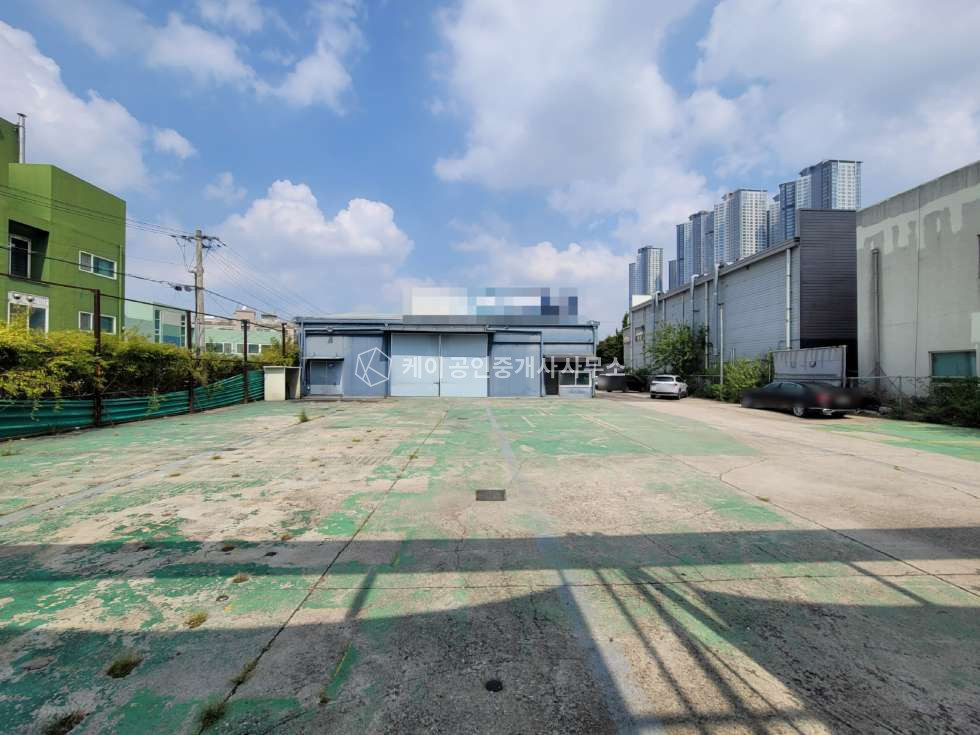 경기 고양일산서구 덕이동 경의로 6차선 바로 인접 위치, 자동차관련시설, 통건물 121평, 넓은 단독마당, 주차공간 넉넉, 임대 및 매매 가능 월세 매물번호 11426 사진 2