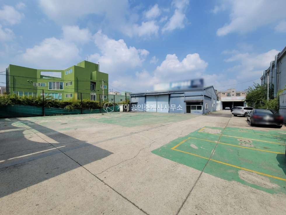 경기 고양일산서구 덕이동 경의로 6차선 바로 인접 위치, 자동차관련시설, 통건물 121평, 넓은 단독마당, 주차공간 넉넉, 임대 및 매매 가능 월세 매물번호 11426 사진 3