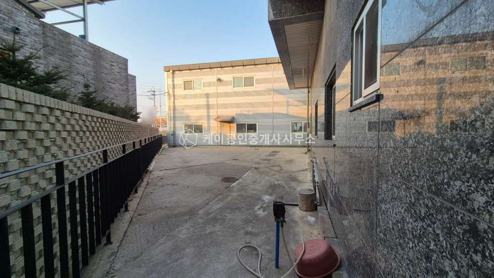 경기 김포시 고촌읍 태리 나동 김포골드라인접, 김포IC 3분, 폴딩도어 높은층고, 전차량진입가능,근생창고 월세 매물번호 11436 사진 5