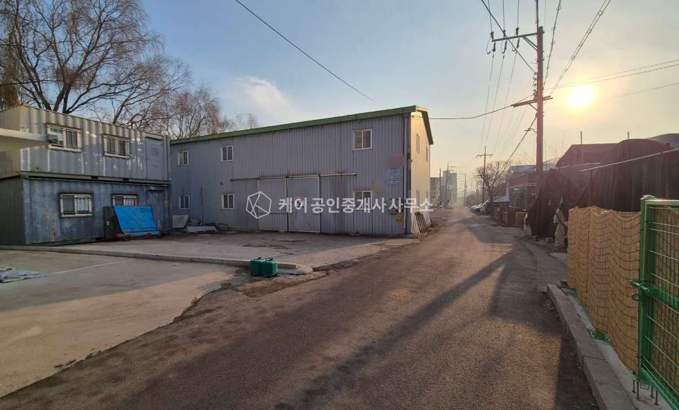 경기 김포시 고촌읍 태리 가동 대형차량진입가능, 김포IC9분 진출입용이,2층직원거주시설완비,층고7.4m 월세 매물번호 11437 사진 12