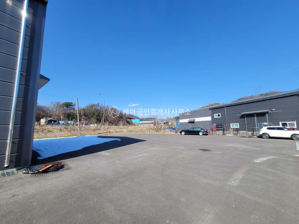 경기 파주시 파주읍 부곡리 1동 파주 신축급 60평 2종제조, 대형 단독마당, 40피트 츄레라 회전가능, 월롱ic 10분 월세 매물번호 11489 사진 3