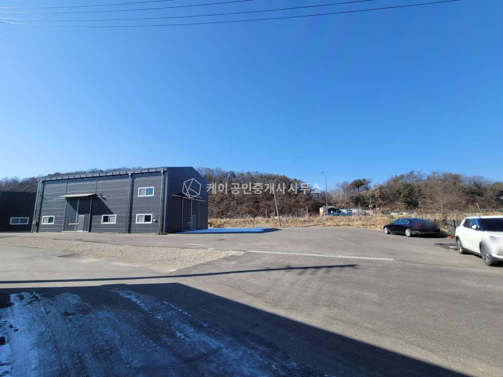 경기 파주시 파주읍 부곡리 1동 파주 신축급 60평 2종제조, 대형 단독마당, 40피트 츄레라 회전가능, 월롱ic 10분 월세 매물번호 11489 사진 4