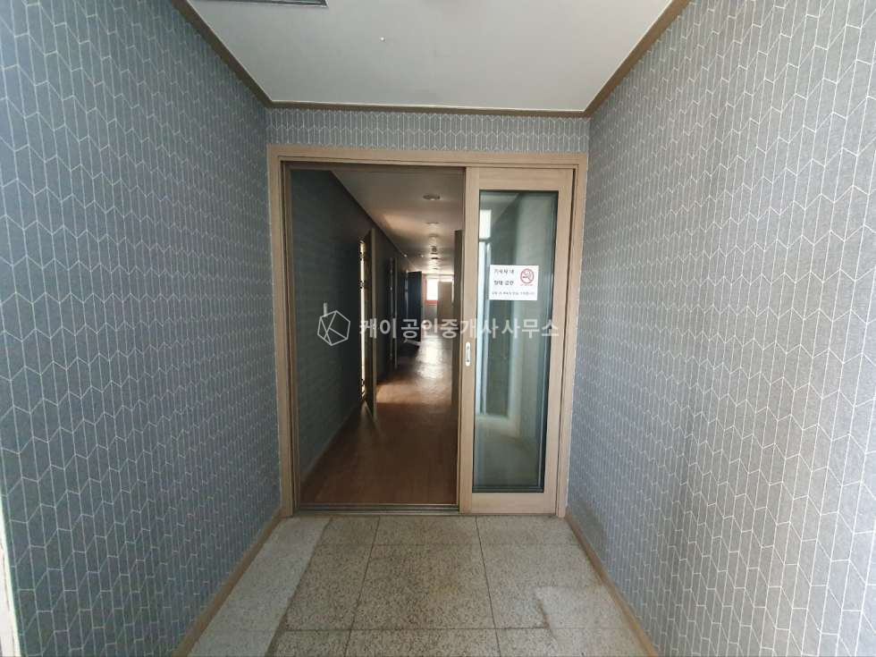 경기 김포시 대곶면 대벽리 공장 350평, 사무동(기숙사,사무실,식당) 180평, 호이스트O, 단독공장 월세 매물번호 11490 사진 8
