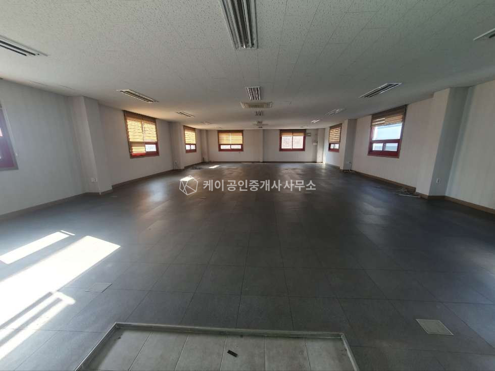 경기 김포시 대곶면 대벽리 공장 350평, 사무동(기숙사,사무실,식당) 180평, 호이스트O, 단독공장 월세 매물번호 11490 사진 10