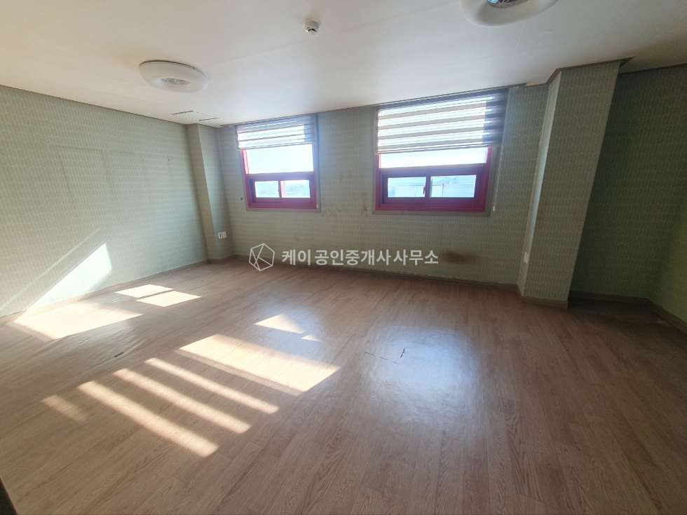 경기 김포시 대곶면 대벽리 공장 350평, 사무동(기숙사,사무실,식당) 180평, 호이스트O, 단독공장 월세 매물번호 11490 사진 12