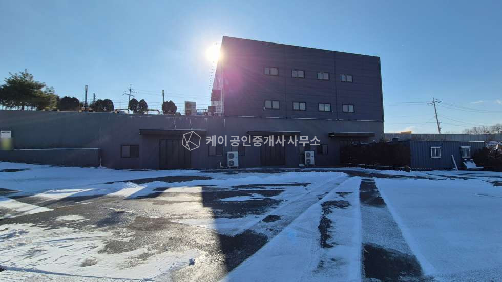 경기 고양일산동구 설문동 비케이스튜디오동 194평, 대형단독마당, 전차량진입가능, 설문IC 5분, 금촌IC 7분 월세 매물번호 11499 사진 1