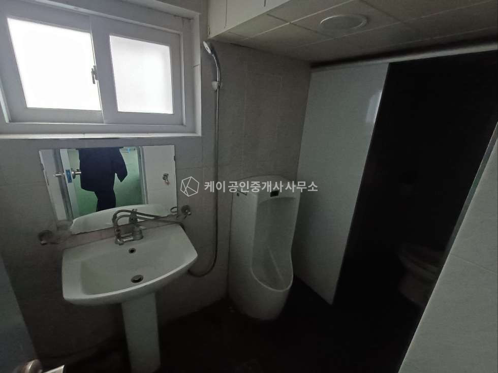 인천 서해구 석남동 북항 인근 300평 대형창고, 넓은 마당, 대형 차량 진출입 원활, 교통정체 없는 곳 월세 매물번호 11511 사진 8