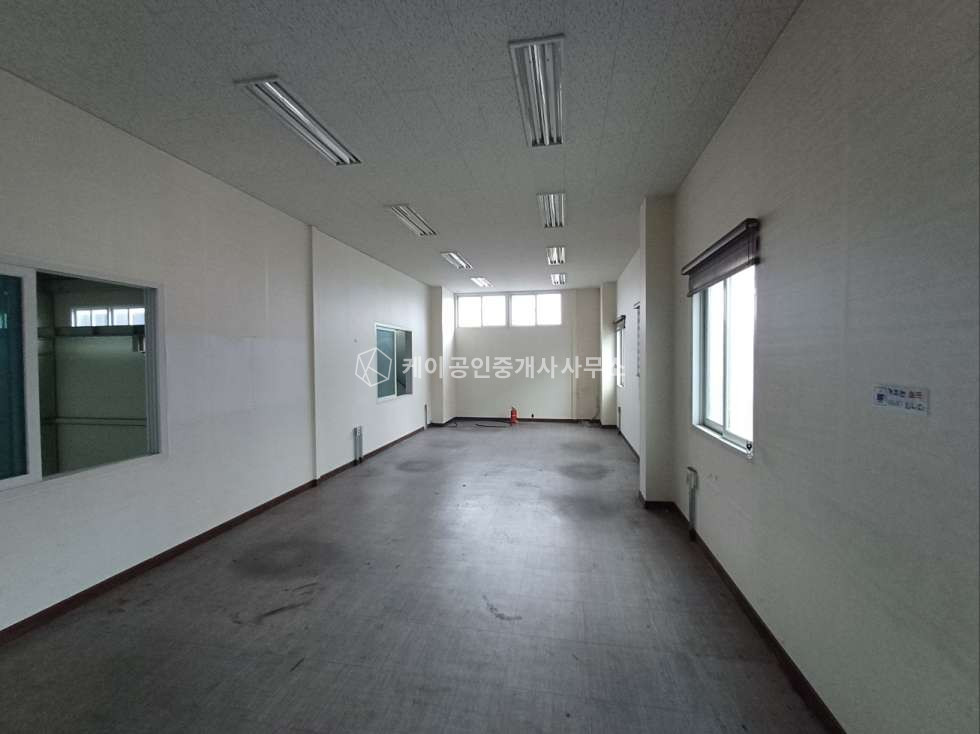 인천 서해구 석남동 북항 인근 300평 대형창고, 넓은 마당, 대형 차량 진출입 원활, 교통정체 없는 곳 월세 매물번호 11511 사진 10