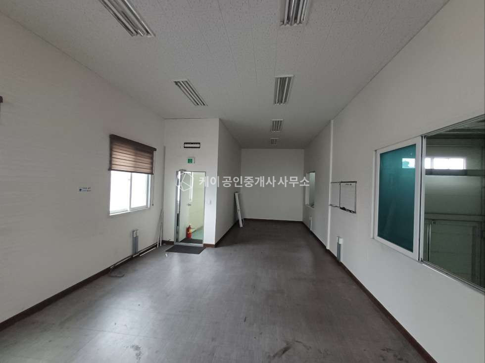인천 서해구 석남동 북항 인근 300평 대형창고, 넓은 마당, 대형 차량 진출입 원활, 교통정체 없는 곳 월세 매물번호 11511 사진 11