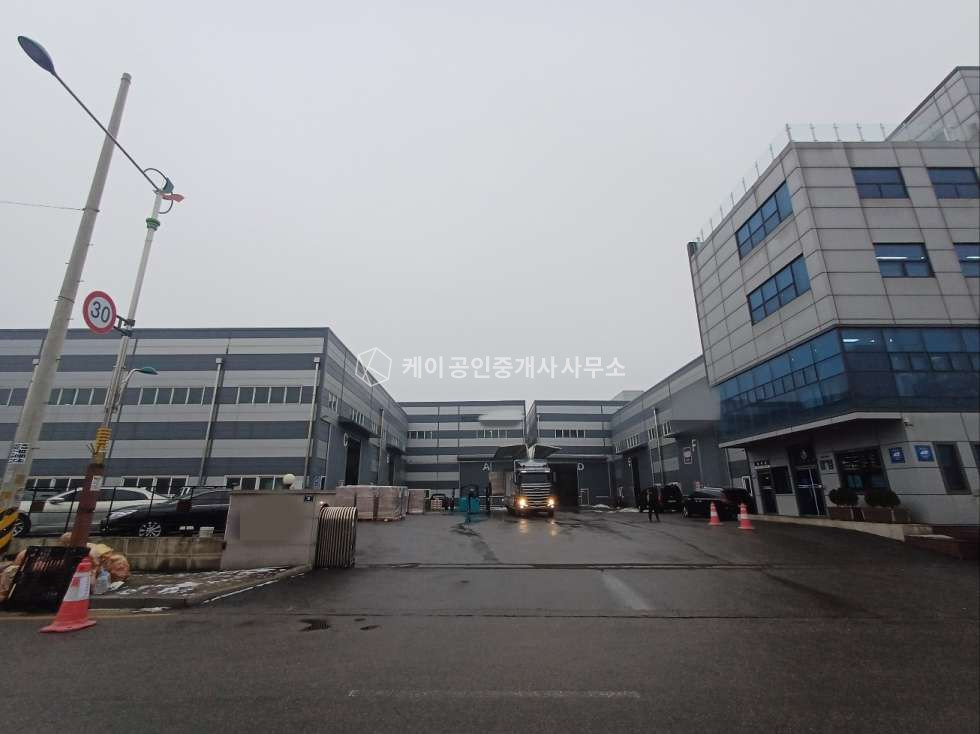 인천 서해구 석남동 C동 북항 인근 215평 공장창고, 호이스트 10톤, 즉시 입주, 별도 사무실 임대가능 월세 매물번호 11514 사진 1