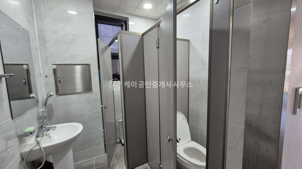 경기 김포시 양촌읍 석모리 1동 약100평 사옥형건물,8차선도로접,전차량가능,운양.용화사 IC2분 접근성 최상 월세 매물번호 11518 사진 4