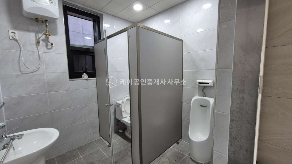 경기 김포시 양촌읍 석모리 1동 약100평 사옥형건물,8차선도로접,전차량가능,운양.용화사 IC2분 접근성 최상 월세 매물번호 11518 사진 5