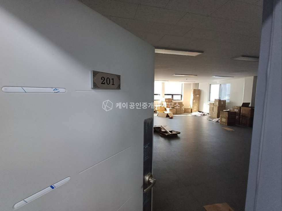 인천 제물포구 항동7가 건평 86평 3층 창고건물, 20평대 사무실 여러호실, 남항 인근 매매 매물번호 11519 사진 5