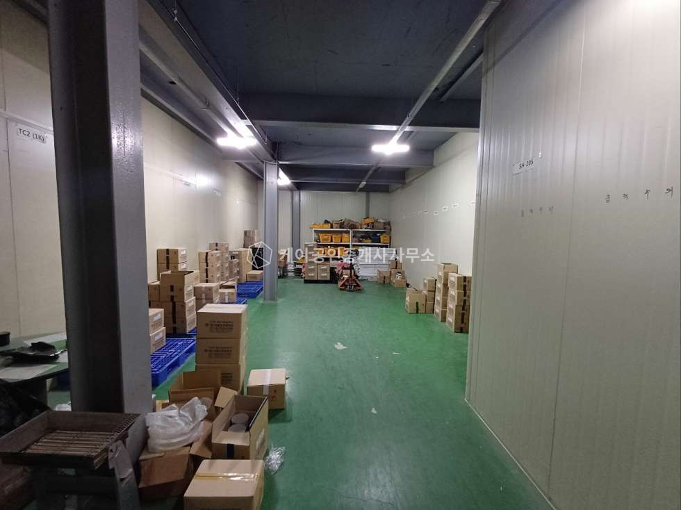 인천 서해구 석남동 1동 대지 240평, 건축면적 138평, 연면적 251평, 고전력 공장, 매매 23억 월세 매물번호 11556 사진 9