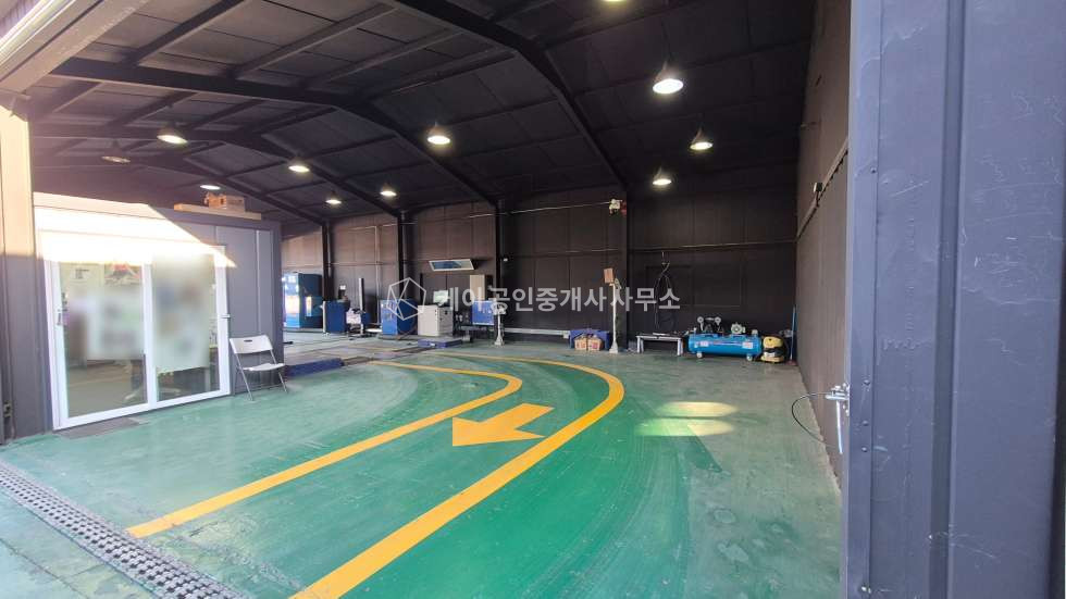 경기 고양일산동구 장항동 100평 자동차관련시설, 2차선도로접, 대형차량가능, 장항IC 1분 월세 매물번호 11559 사진 3