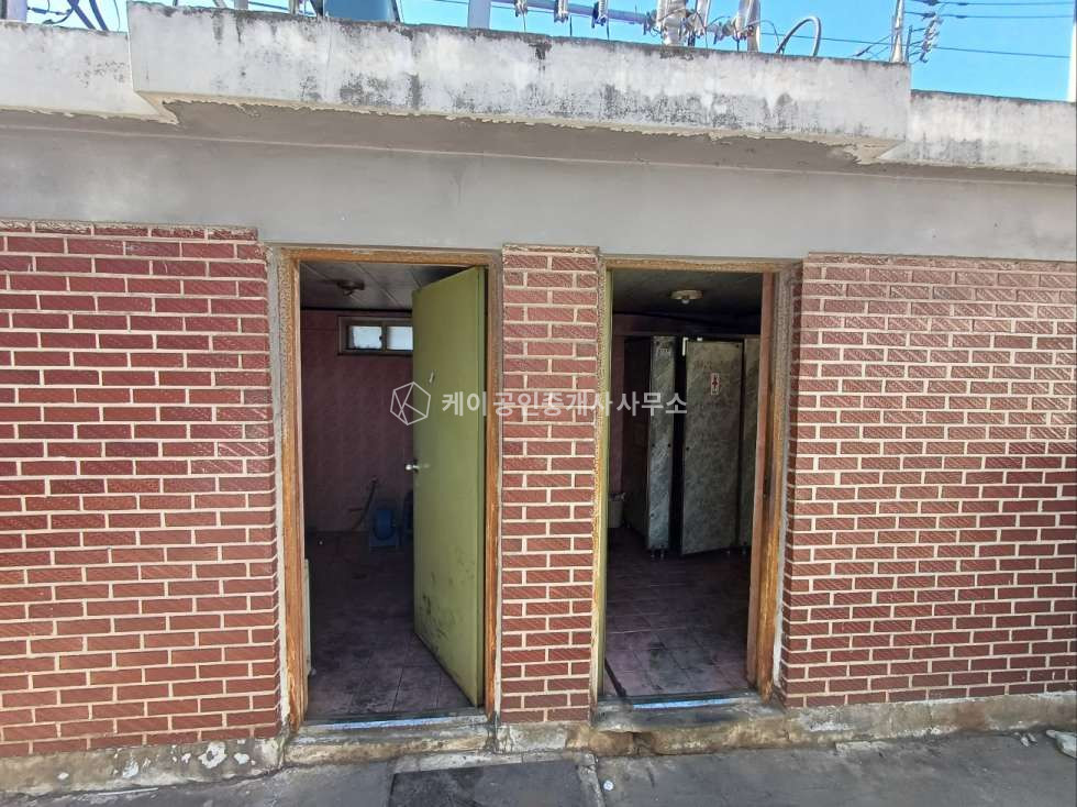 인천 서해구 석남동 나동 약 120평 공장 임대, 준2층 사무실 2칸, 호이스트 2.8톤 2기, 즉시 입주 가능 월세 매물번호 11568 사진 10