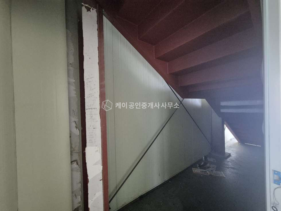 경기 고양일산동구 식사동 식사동 양방향 사용가능한 깨끗한 건물, 내부계단, 복층,사리현IC8분 월세 매물번호 11431 사진 6