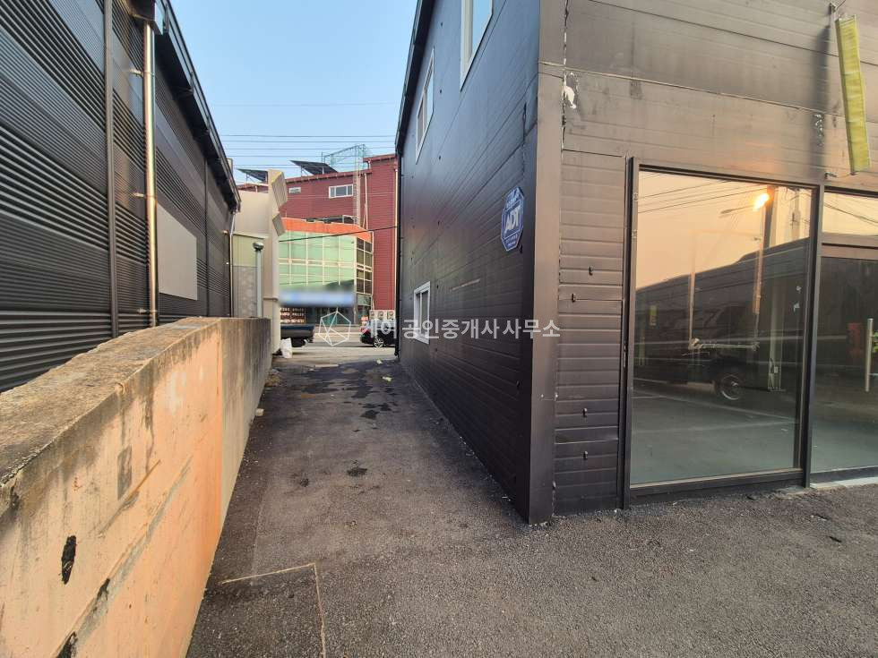 경기 고양일산동구 식사동 식사동 양방향 사용가능한 깨끗한 건물, 내부계단, 복층,사리현IC8분 월세 매물번호 11431 사진 9