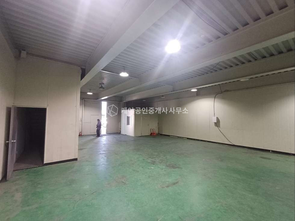인천 서해구 가좌동 사거리 모서리 공장, 근생시설, 대지 280평, 연면적 320평, 임대 수익 가능 매매 매물번호 11589 사진 7