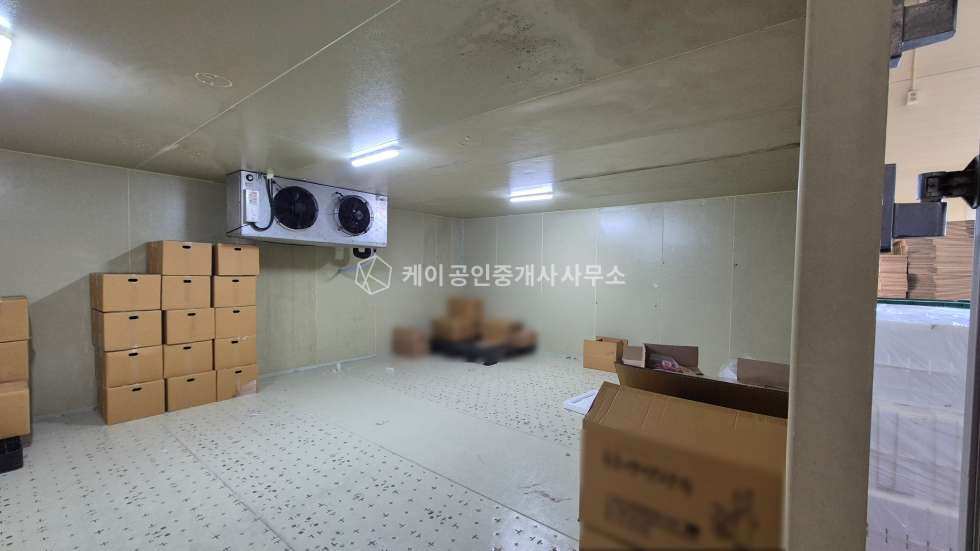 경기 고양일산서구 덕이동 가동 접근성 좋은 일산냉동창고, 내부사무실/화장실, 삽다리IC 7분, 탄현역5분 월세 매물번호 11591 사진 4