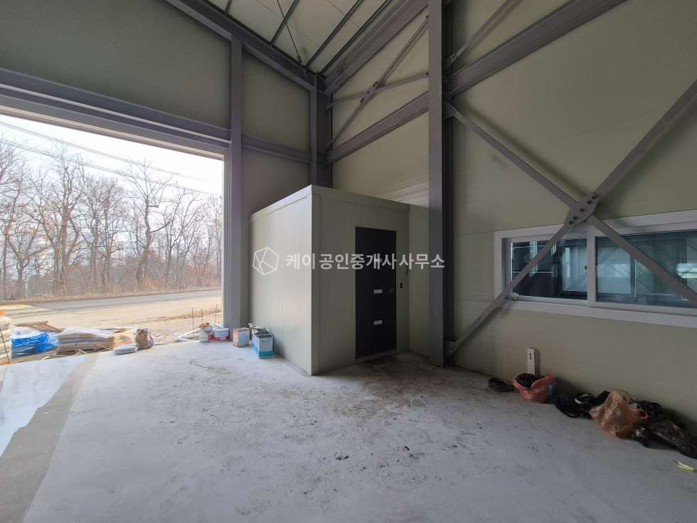 경기 고양일산동구 성석동 총250평 넓은 평수 창고,2차선접, 추레가가능, 8m높은층고,사리현IC 7분 월세 매물번호 11597 사진 3