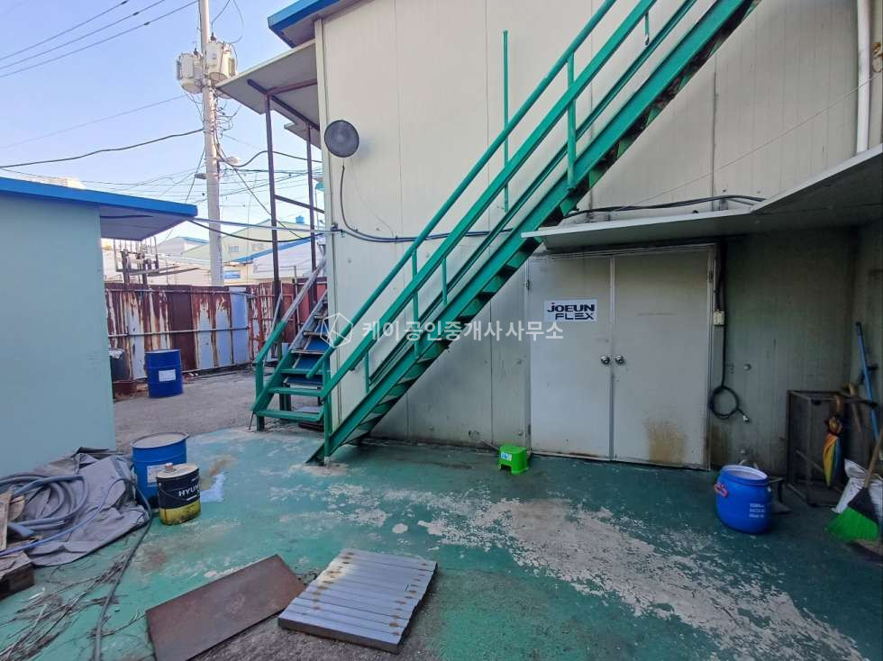 인천 남동구 고잔동 연면적 335평, 저렴한 공장 창고, 사거리 코너, 화물리프트 있음. 즉시입주가능 매매 매물번호 11605 사진 7