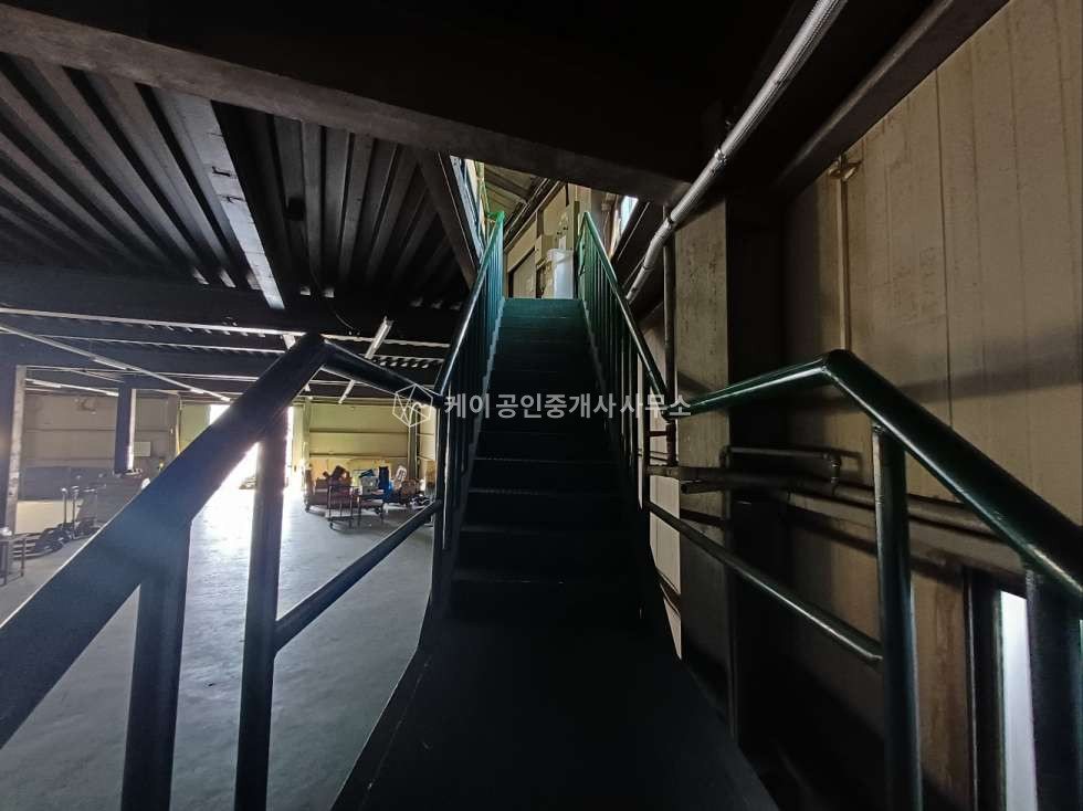 인천 남동구 고잔동 연면적 335평, 저렴한 공장 창고, 사거리 코너, 화물리프트 있음. 즉시입주가능 매매 매물번호 11605 사진 8