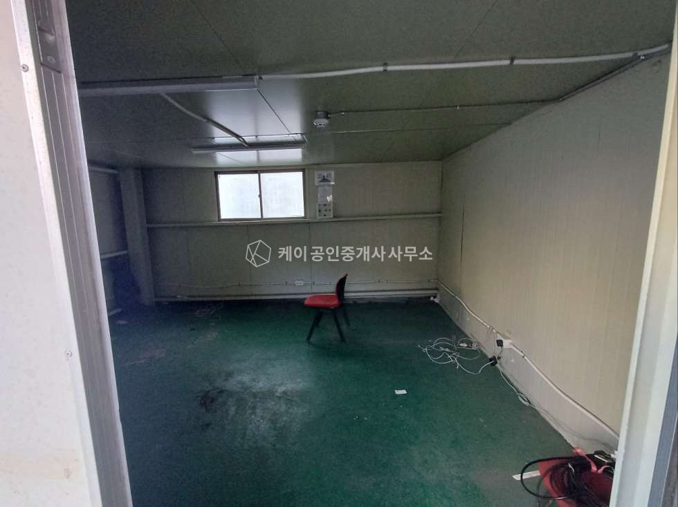 인천 남동구 고잔동 연면적 335평, 저렴한 공장 창고, 사거리 코너, 화물리프트 있음. 즉시입주가능 매매 매물번호 11605 사진 19