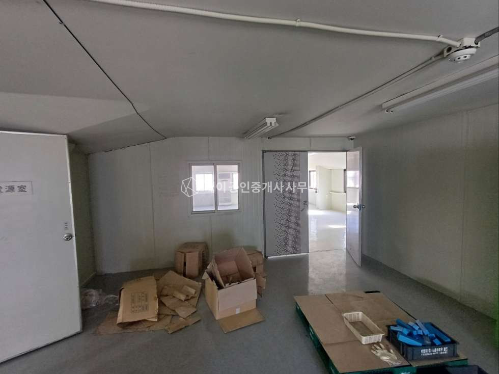 인천 남동구 고잔동 삼거리 코너 상가 공장, 공장 면적 230평, 식당 64평, 단독 마당, 화물 리프트 설치 매매 매물번호 11606 사진 15