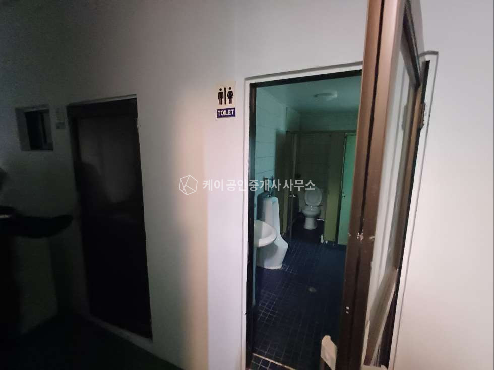 인천 남동구 고잔동 삼거리 코너 상가 공장, 공장 면적 230평, 식당 64평, 단독 마당, 화물 리프트 설치 매매 매물번호 11606 사진 18