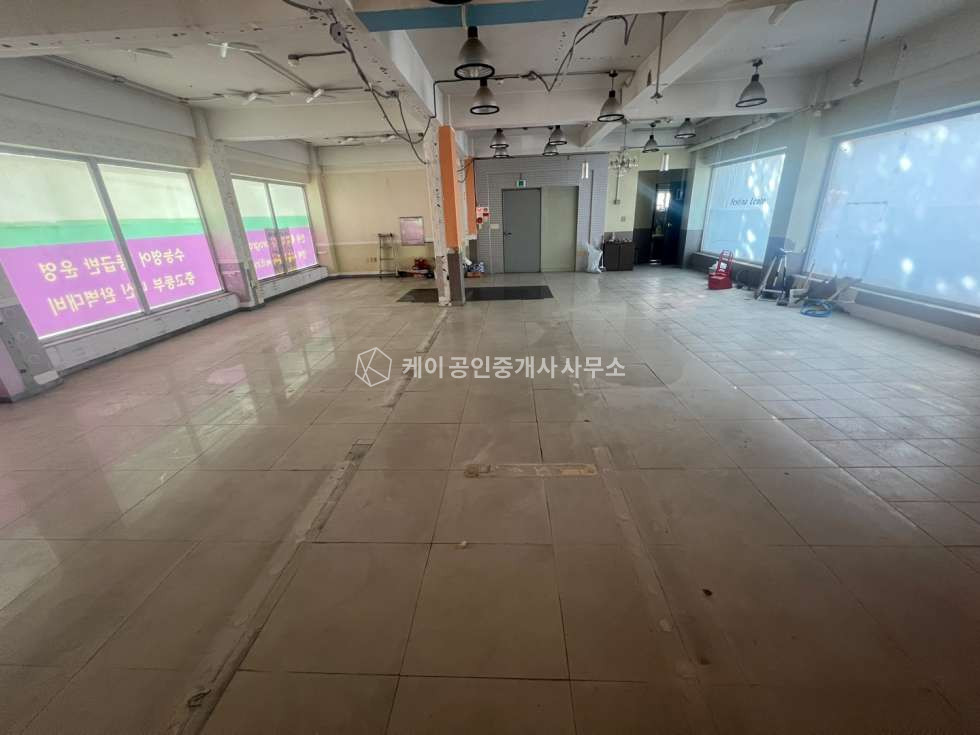 경기 고양일산서구 탄현동 탄현동 4층 상가건물에 2층 43평, 엘베o, 전 학원자리, 즉시입주가능, 다양한 업종 추천 월세 매물번호 10592 사진 3