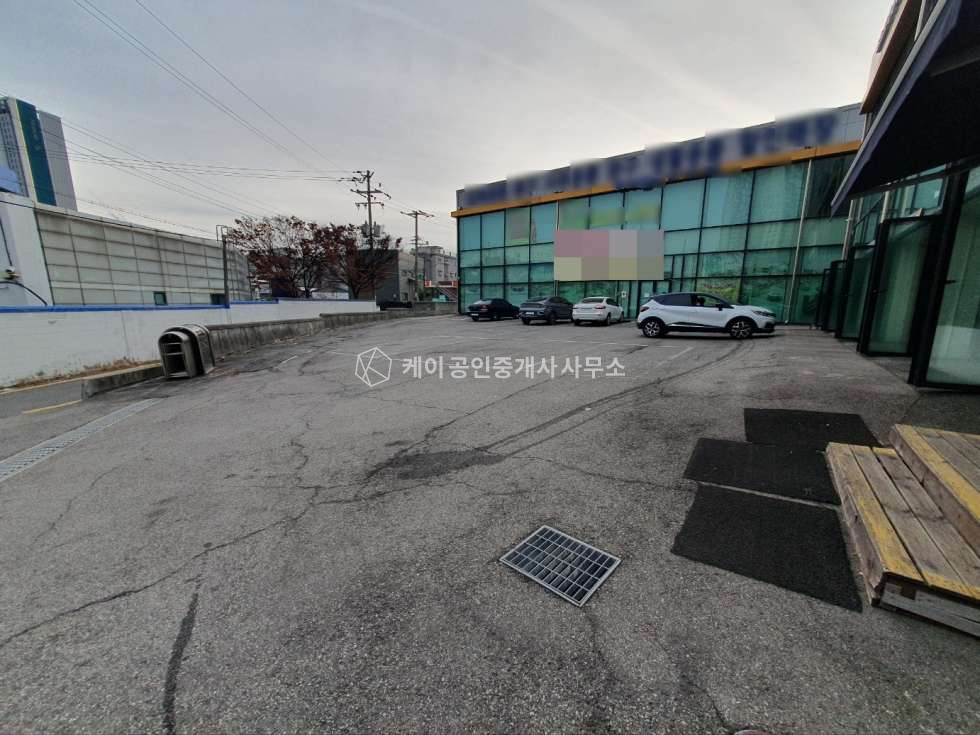 경기 고양일산서구 덕이동 탄현역세권, 6차선대로변 인접, 넓은 단독마당, 근생건물 매매 매물번호 11294 사진 2