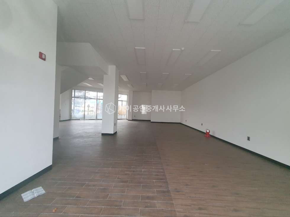 경기 고양일산서구 덕이동 먹자상권 무권리 위치좋은 상가1층, 주차공간 확보 월세 매물번호 11289 사진 2