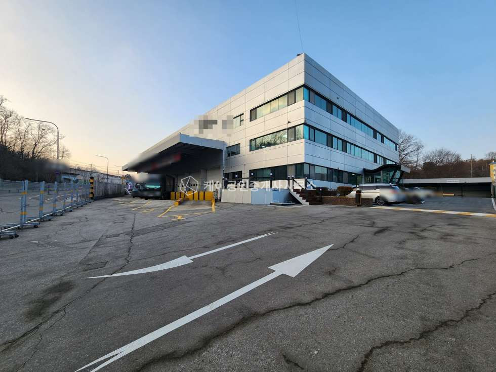 경기 파주시 파주읍 파주리 1동 파주 사옥형 대형물류창고 임대, 층고12m, 도크시설, 드라이브인 랙 등 물류시설 및 사무실 인테리어 모든 시설물 사용가능 월세 매물번호 11655 사진 3