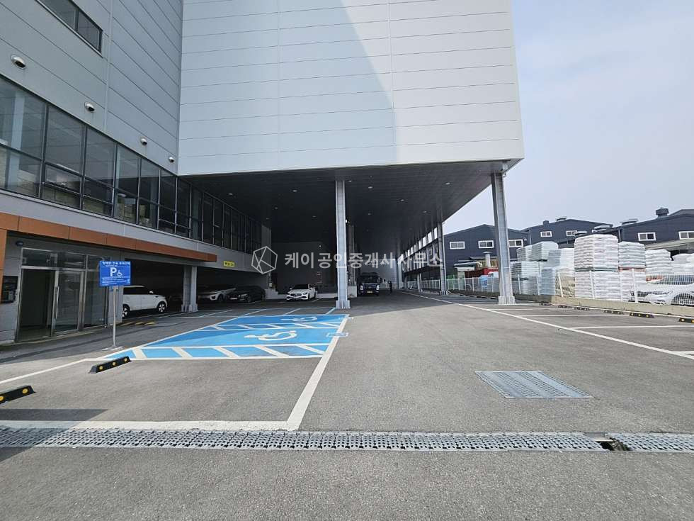 경기 김포시 양촌읍 대포리 1동 도크시설O, 하수직관O, 전용화물엘베 2대, 2차선 대로변 인접 649평 + 추가임대가능 월세 매물번호 10845 사진 9