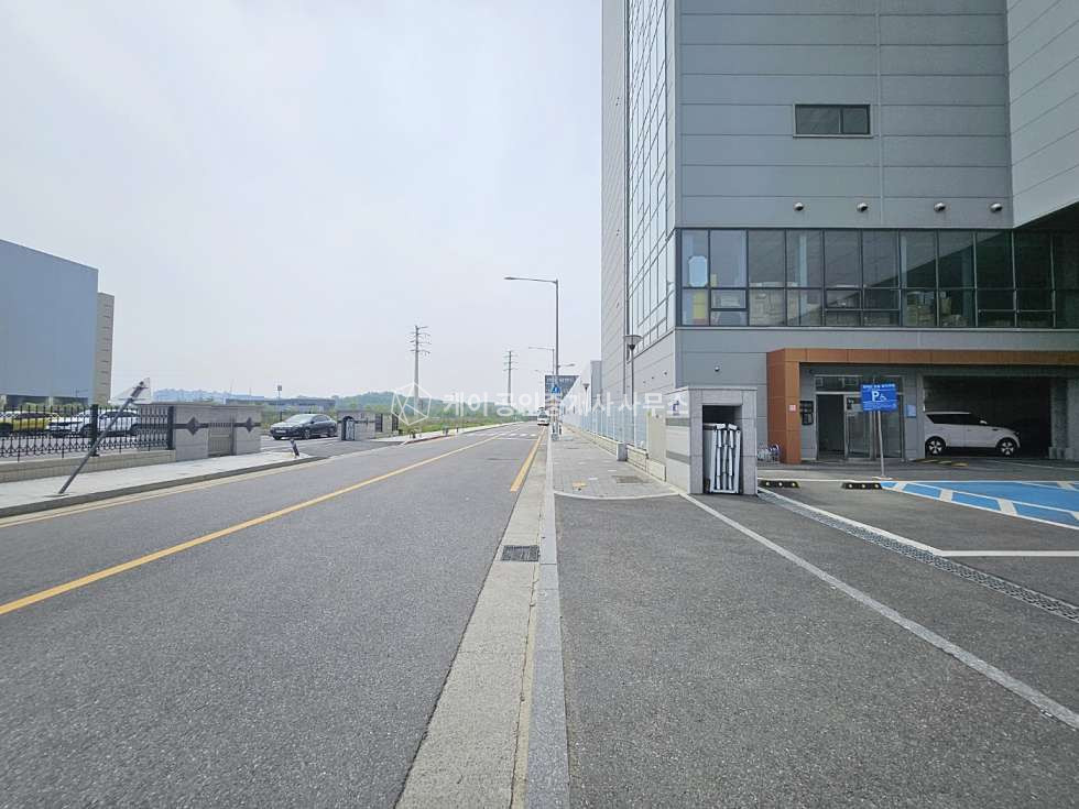 경기 김포시 양촌읍 대포리 1동 도크시설O, 하수직관O, 전용화물엘베 2대, 2차선 대로변 인접 649평 + 추가임대가능 월세 매물번호 10845 사진 11