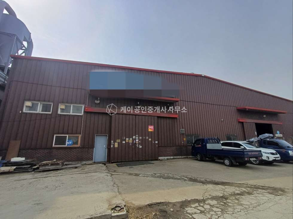 인천 서해구 경서동 대지 1000평, 연면적 634평, 공장 2개동, 분할 매매 가능, 임대중이며 명도 협의 매매 매물번호 11676 사진 2