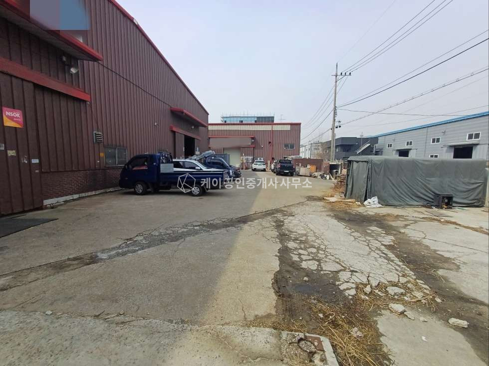 인천 서해구 경서동 대지 1000평, 연면적 634평, 공장 2개동, 분할 매매 가능, 임대중이며 명도 협의 매매 매물번호 11676 사진 6