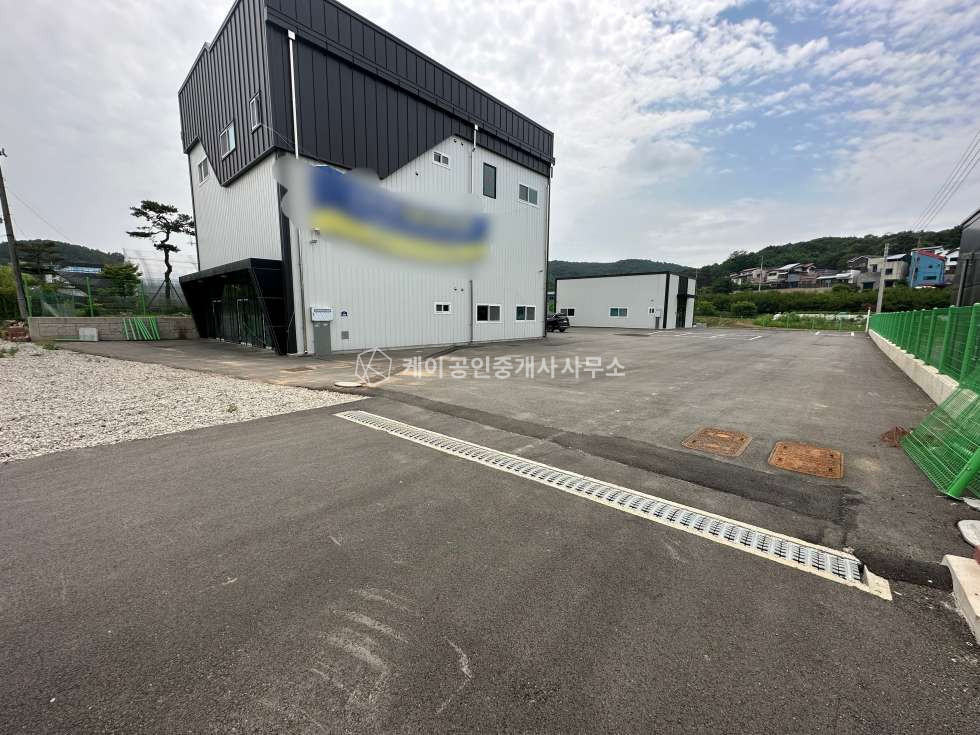 경기 고양일산동구 성석동 제1동 일산동구 성석동 도로변에 바로 접하고 단독 대형마당 신축 60평 1종근생 창고 임대 월세 매물번호 10089 사진 1