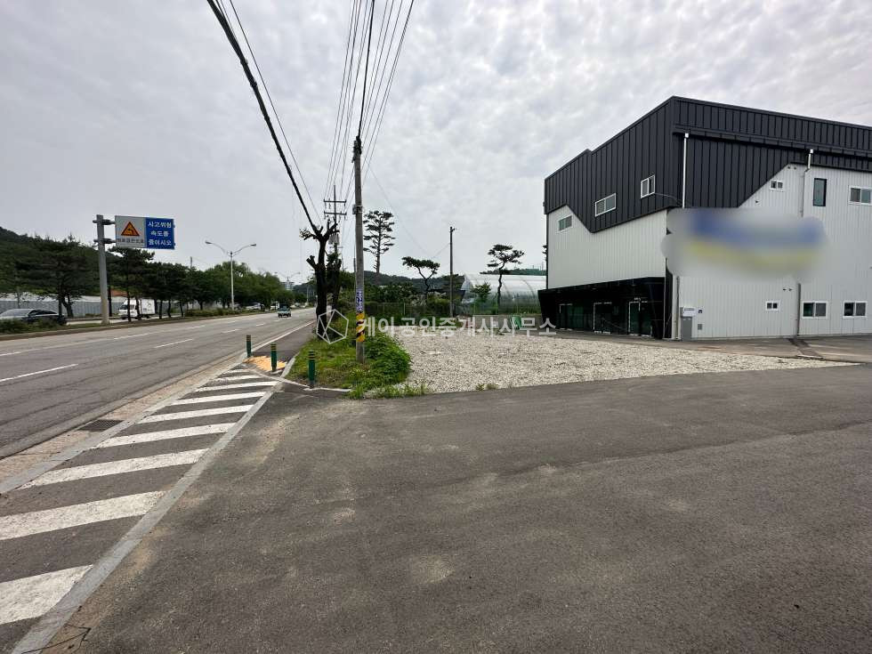 경기 고양일산동구 성석동 제1동 일산동구 성석동 도로변에 바로 접하고 단독 대형마당 신축 60평 1종근생 창고 임대 월세 매물번호 10089 사진 8