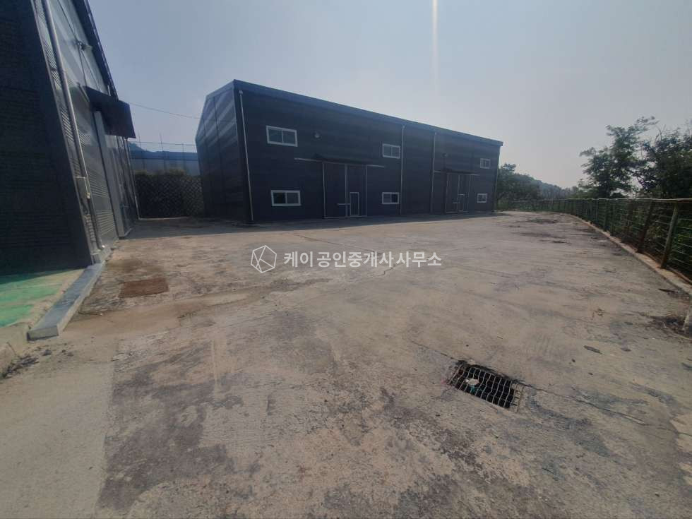 경기 김포시 대곶면 대벽리 155평+145평=300평 공장, 전차량 진입가능., 학운산단인근, 즉시입주 가능 월세 매물번호 11229 사진 1