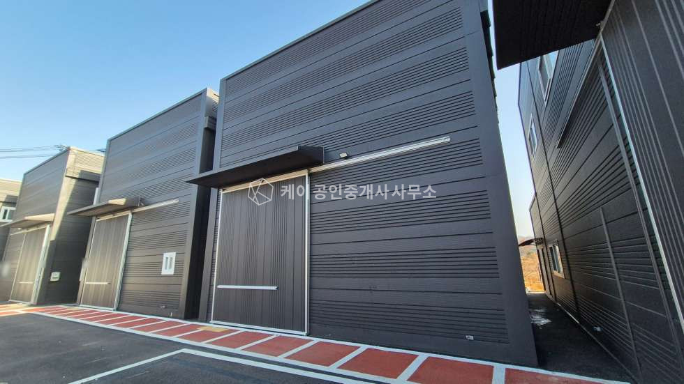 경기 고양덕양구 도내동 서울근접 근생56평신축창고, 총 4개동 190평까지 임대가능, 추레라 가능,강매역4분, 제2자유로 6분 월세 매물번호 11531 사진 6