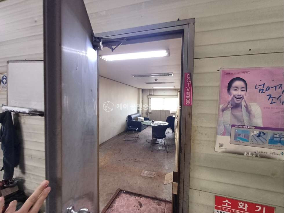 인천 제물포구 만석동 연면적 427평, 건축 389평, 단독 공장, 고전력 290kw, 내부 구분 화장실, 사무실, 만석부두 인근 월세 매물번호 11695 사진 6